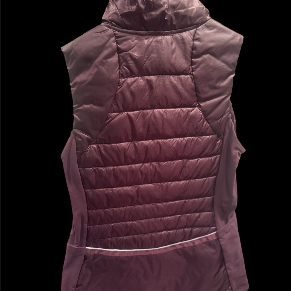 NWOT LULUlemon Down For a Run Vest II SIZE 6, Beautiful Blackcherry color!
